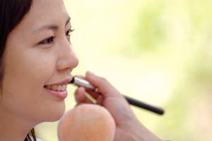 コンタクトレンズ通販サイトで人気の高いブランドとは？