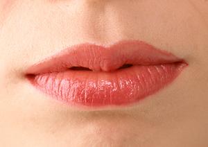 化粧品の容器販売と箔押しを行う会社